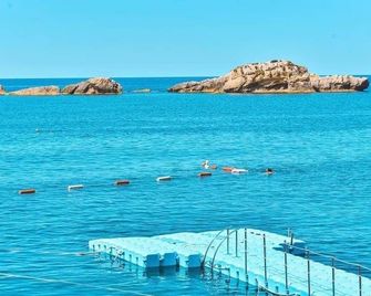 Hotel Mediterraneo Liman Free Private Beach for Hotel Guest - Ulcinj