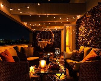 Qult - Up in the Sky - Bucharest - Lounge