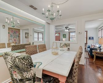 The Funky Swan Shack by Lake Morton & Downtown - Lakeland - Dining room