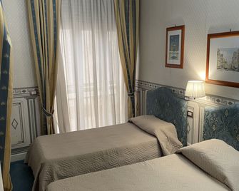 City Hall - Catania - Bedroom