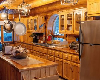 Bumping Lake Alpine Lodge/Your Dreamscape Vacation.com - Goose Prairie - Cuisine