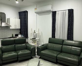 Palm Hamilton Backpacker - Brisbane - Living room