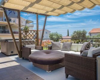 Kristal Paris Resort - Novalja - Balkon