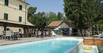 Tenuta Villa Colle Sereno - Montemarciano - Pool