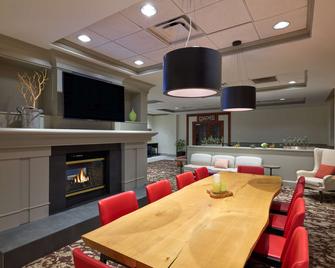 Hilton Garden Inn Bloomington - בלומינגטון - לובי