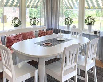 4 Star Holiday Home In Sölvesborg - Sölvesborg - Jídelna
