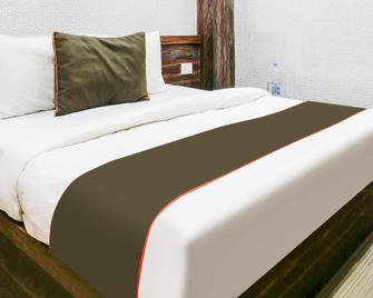 Collection O Hotel Day & Night - Kanpur - Camera da letto