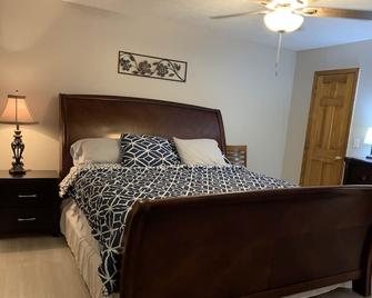 Cheerful 2-bedroom 2 bath entire home West Rome - Rome - Bedroom