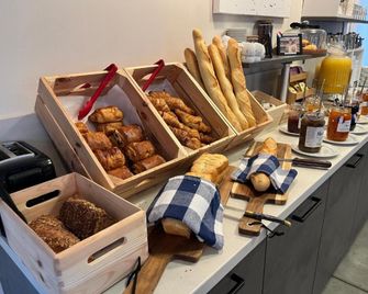 Hotel Caiman - Pierrelatte - Buffet