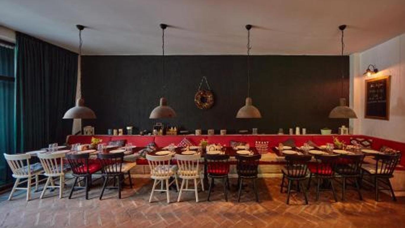 Pension Conacul Vanatorului