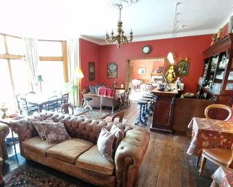Cambus O' May Traditional Highland Hotel - 拜拉特 - 客廳