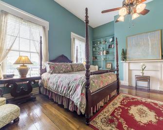 Bourbon Manor Bed & Breakfast Inn - Bardstown