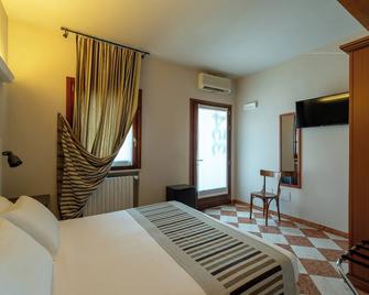 A Casa dei Gonzaga - Mantova - Camera da letto