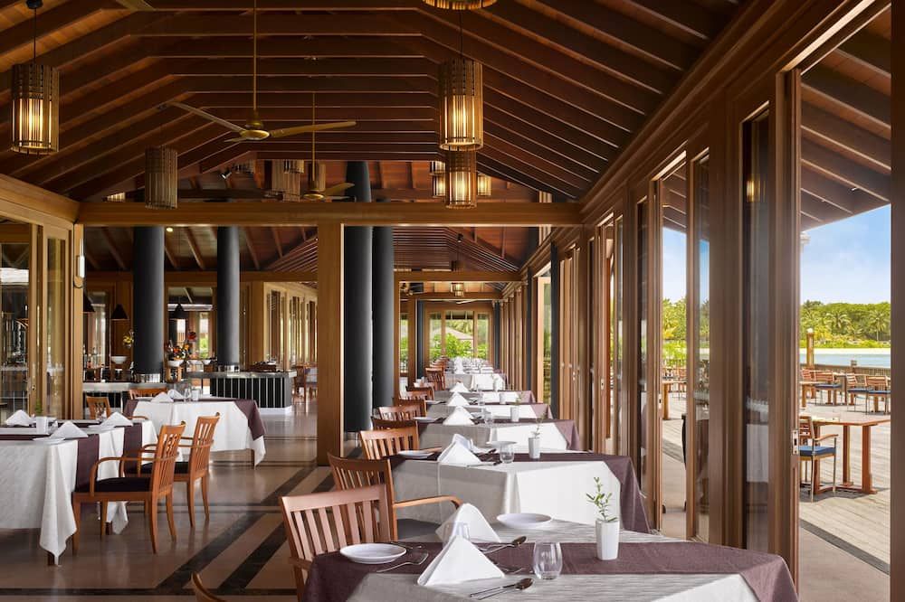 فيلا نوتيكا بارادايس أيلاند ريزورت - لانكانفينولهو - مطعم