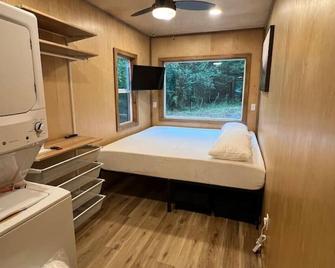 “Into The Wild” Glamp-Container - Athens - Slaapkamer