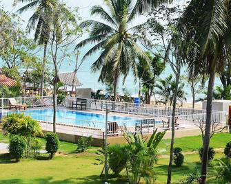 Pranmanee Beach Resort - הוא הין - בריכה