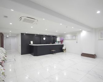 Hotel Imalle Yokohama Isezakicho - Yokohama - Recepción