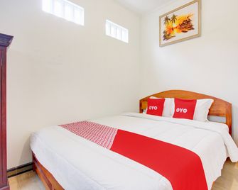 Hotel O Mbah Carik Homestay Syari'ah - Magelang