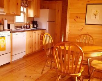 Little Switzerland Cabin For Romance And Soul Shine! - Spruce Pine - Dining room
