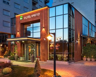 Hotel Nartel - Pristina - Gebäude