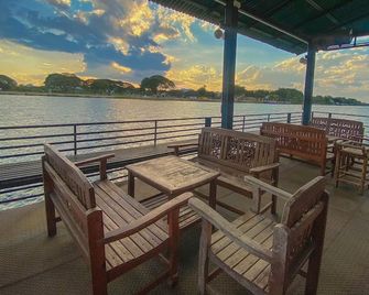 Tara Raft - Kanchanaburi - Balkon