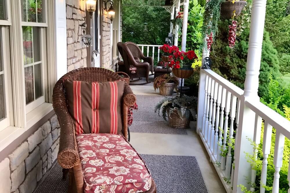 Aunt Connie's Cottage - Oberlin - Balcón