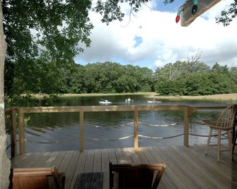 Texas Safari Camp Hummingbird Tree House - Kaufman - Balcón