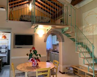 Holiday house Gallicano for 1 - 2 persons with 1 bedroom - Holiday home - Gallicano - Sala pranzo