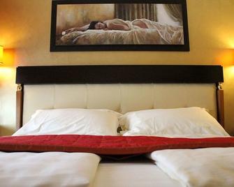Bram Hotel - Ламеція-Терме - Спальня