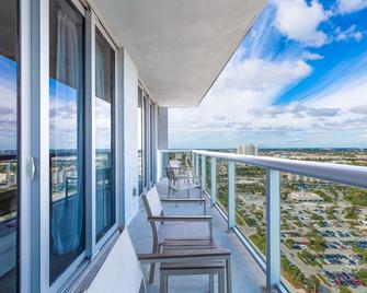 Private Ocean Luxury Condos At Beachwalk - Hallandale - Balcony