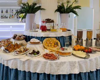 Hotel Luna Lido - Torre San Giovanni - Buffet