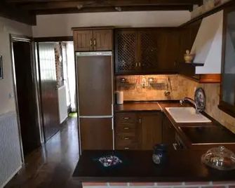 아르테미스 스톤 하우스 - 사코우디아 - 주방