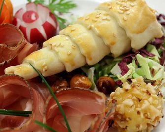 Hotel Garni Salvanel - Cavalese - Comida