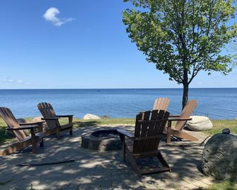 Izaty's Beach Villa - Lakefront 2BR Condo - Onamia - Beach