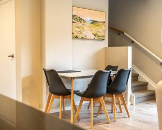 Smart Duplex- Two Separated House Under One Roof - Hamilton - Dining room