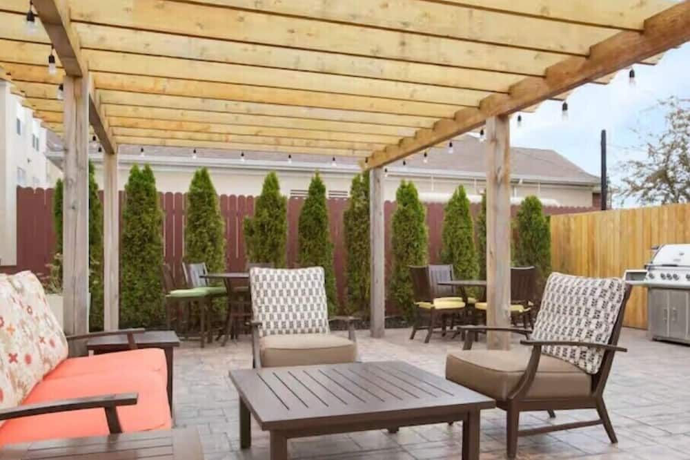 MainStay Suites - גרנד ראפידס - פטיו