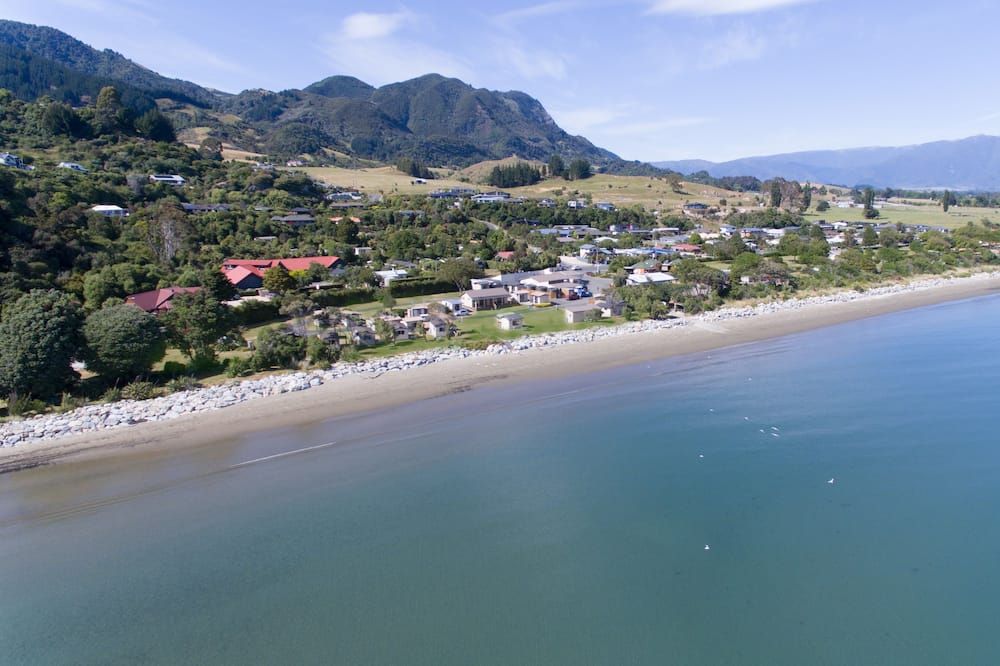 Pohara Beach Top 10 Holiday Park - טקאקה - חוף