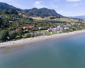 Pohara Beach Top 10 Holiday Park - Takaka - Praia