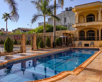 Best Western Hotel Plaza Matamoros - Матаморос - Басейн