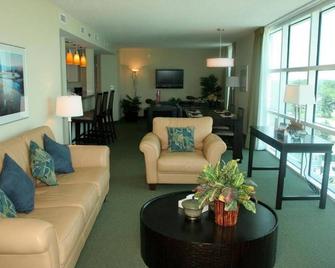 Seaside Resort by Capital Vacations - North Myrtle Beach - Obývací pokoj