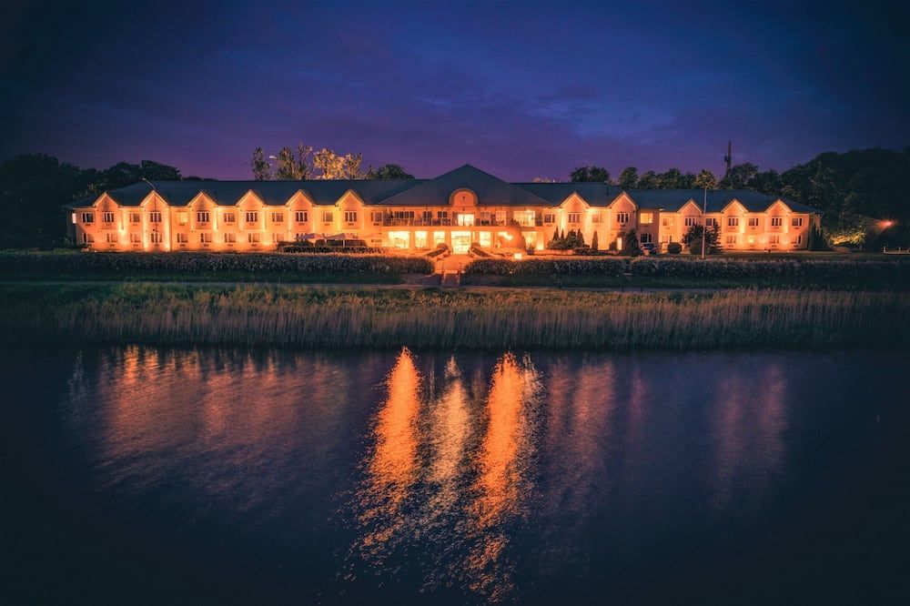 هوتل إتش بي بارك - بوزنان - مبنى