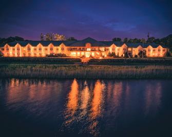 هوتل إتش بي بارك - بوزنان - مبنى