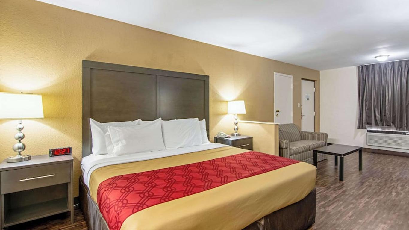 Econo Lodge Inn & Suites Matthews - Charlotte