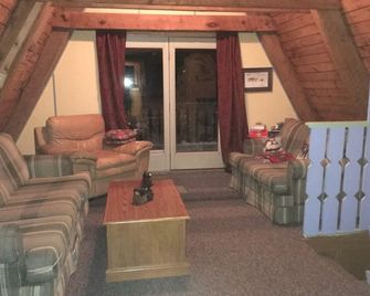 Charming A-Frame ski chalet in Powderhorn Village, Bessemer. 2+br, WiFi - Bessemer - Salon