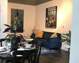Lovely Pear Tree 1 bedroom, 1 bath Apartment near SLU in Canton, NY - Canton - Eetruimte