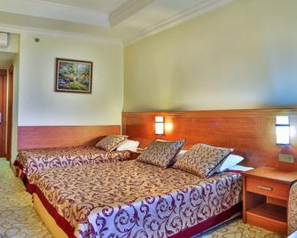 Hedef Resort Hotel & Spa - Alanya - Phòng ngủ