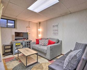 Lebanon Apartment with Shared Fishing Pond - Lebanon - Huiskamer