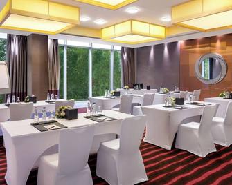 Park Rotana - Abu Dhabi - Meeting room