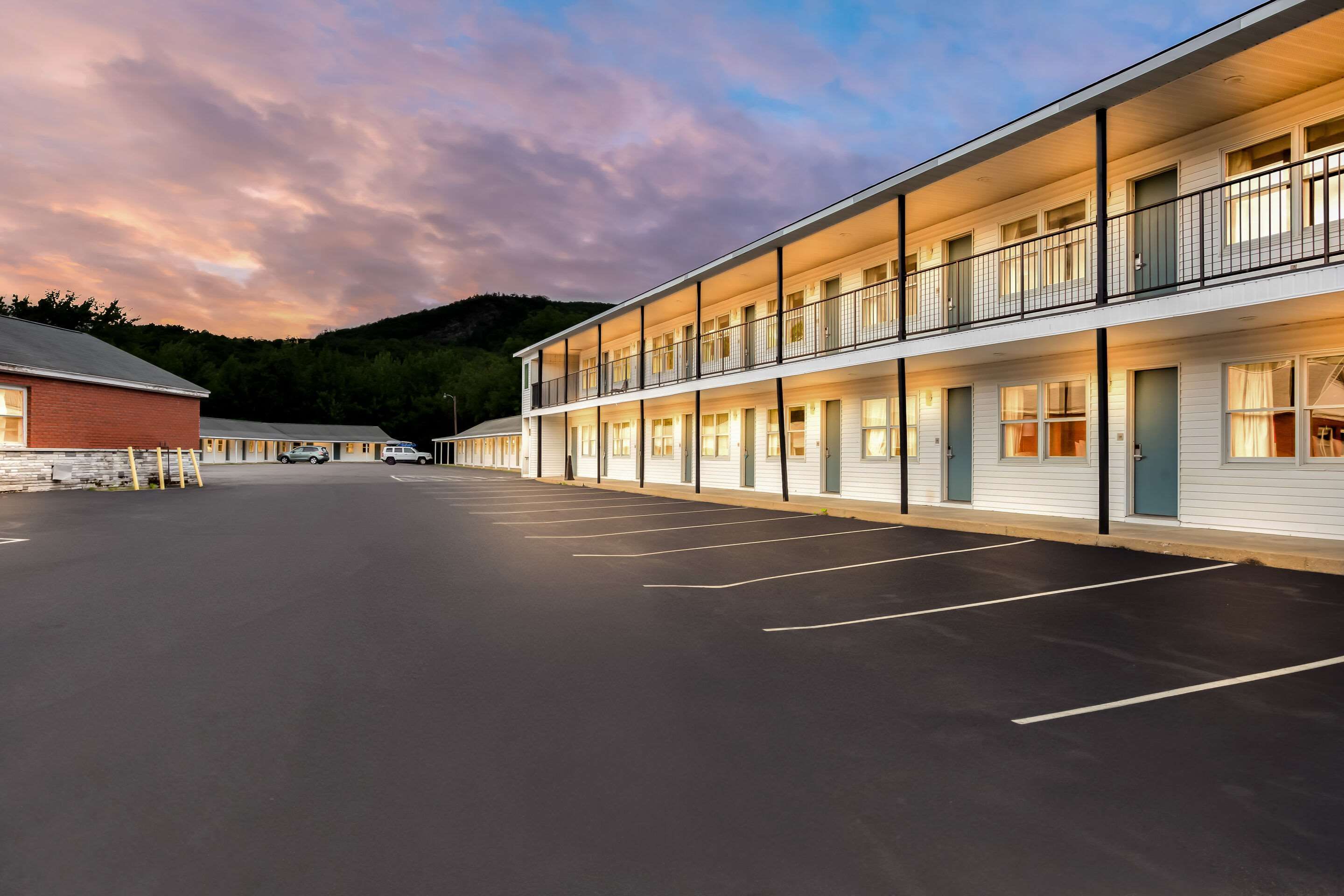 Rodeway Inn Gorham Riverside - Gorham - Bâtiment