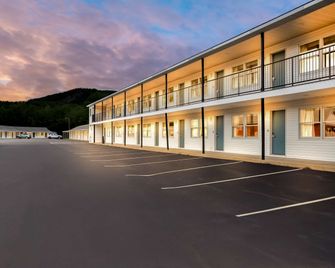 Rodeway Inn Gorham Riverside - Gorham - Bâtiment